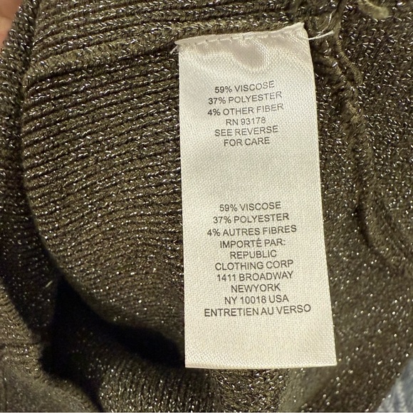 HOUSE OF HARLOW Shimmering Olive Knit Long Sleeve Top - Picture 5 of 6